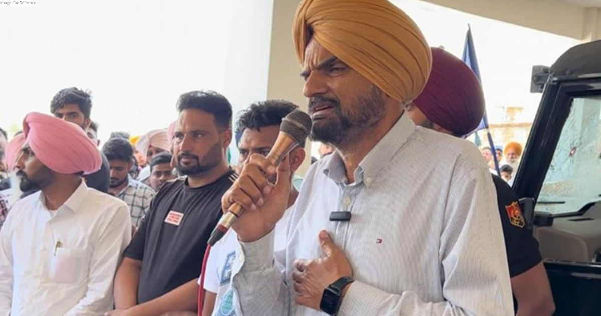 Siddhu Moosewala's father announces to campaign against AAP in upcoming Jalandhar bypolls